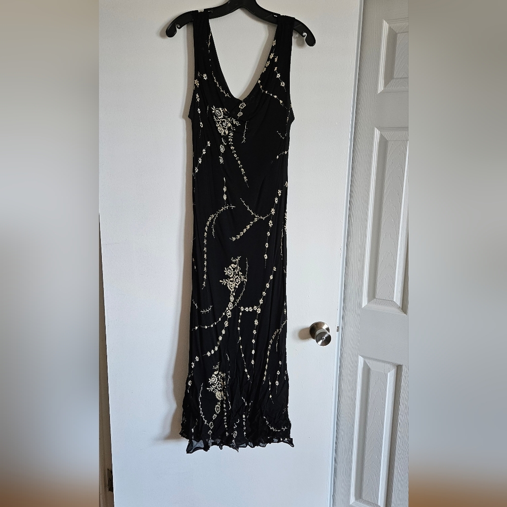 Eva Blue Floral Embroidered Sleeveless Black Dress